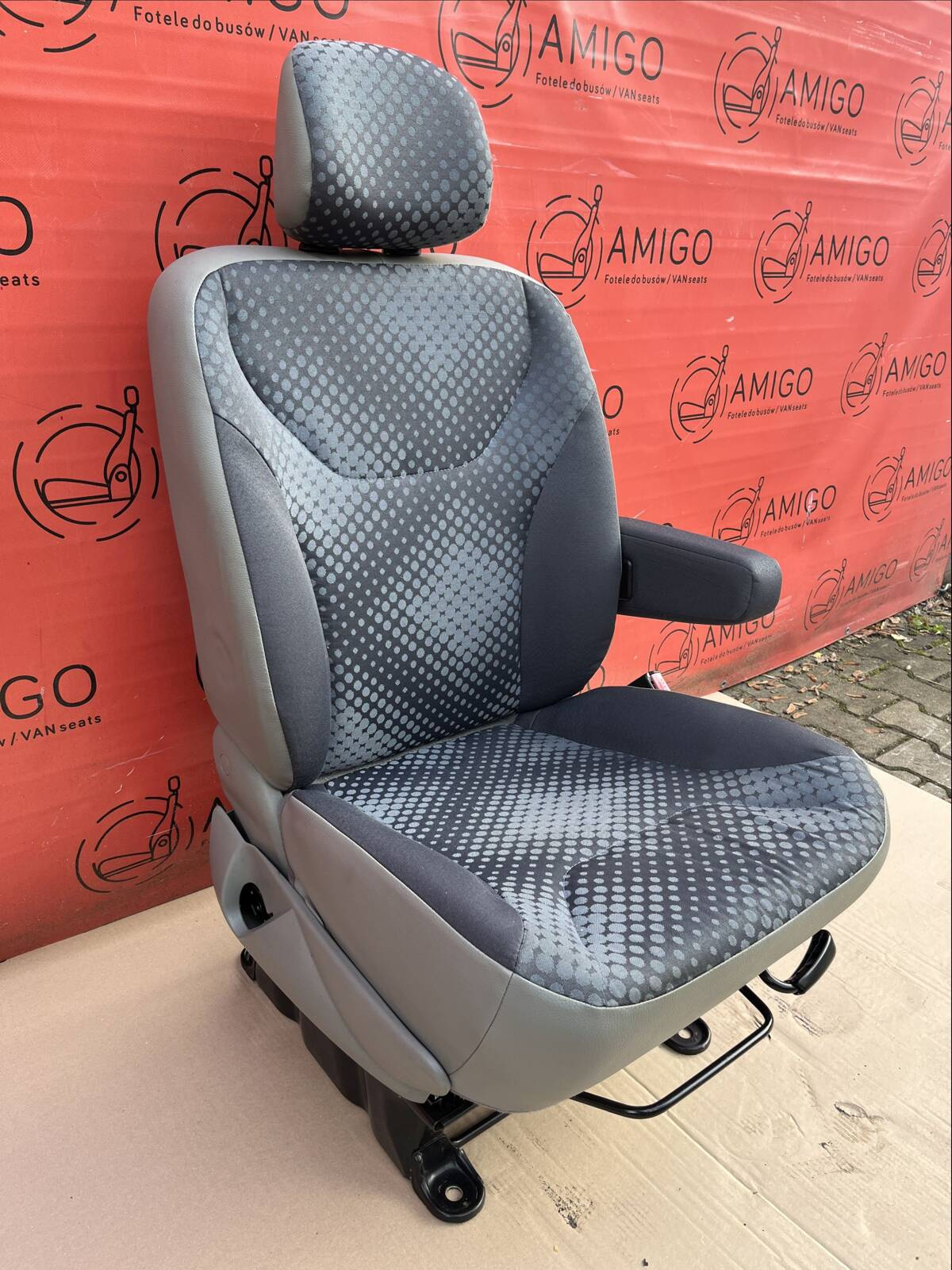 Seat EU passenger | UK driver Renault Trafic Opel Vauxhall Vivaro Nissan Primastar 2001-2014