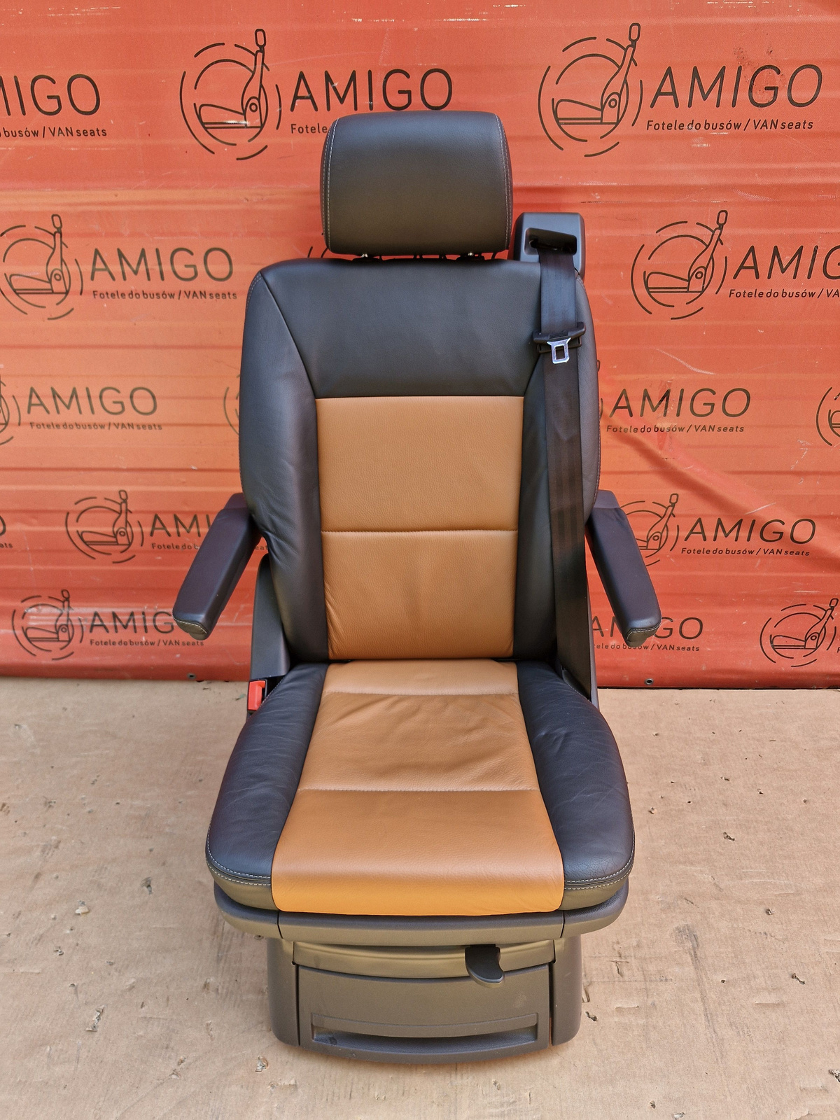 Seat single VW T5.1 T5 GP Multivan Caravelle PanAmericana rear t6 swivel