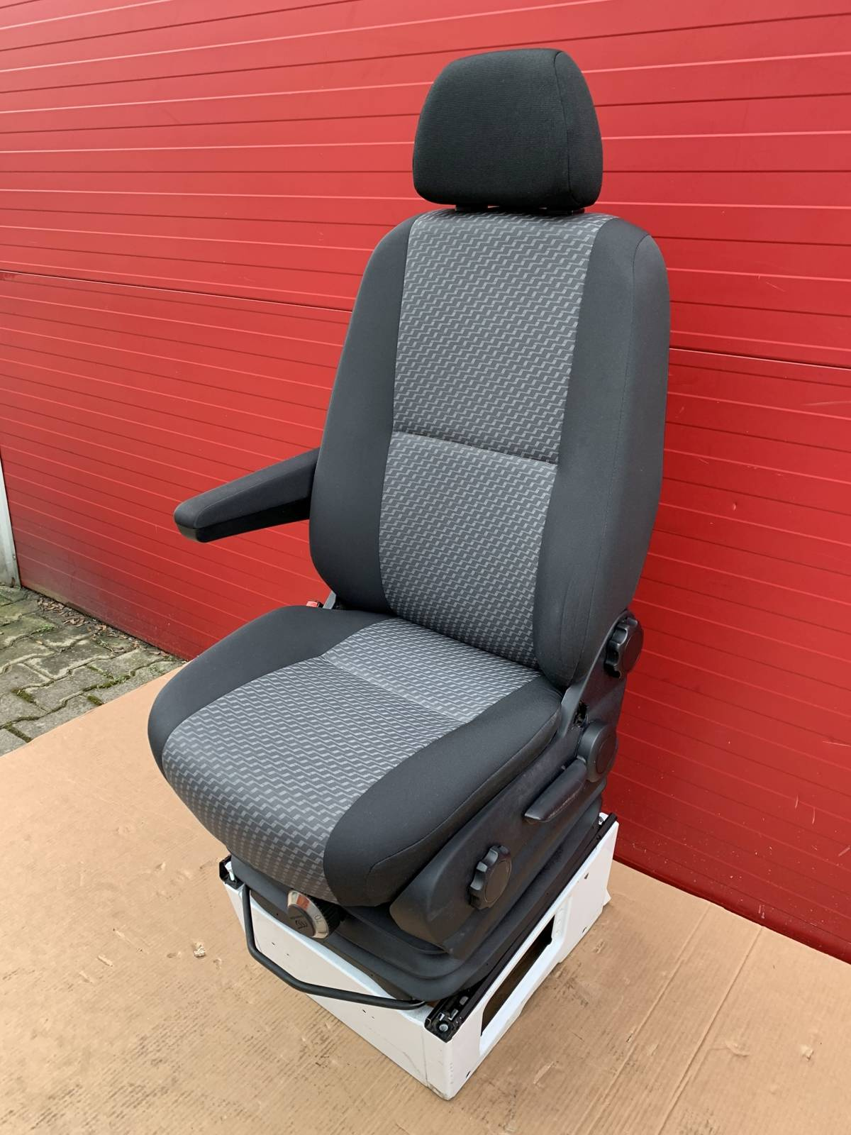 Seat VW Crafter I UK passenger EU driver Tasamo adjustments suspension pumped