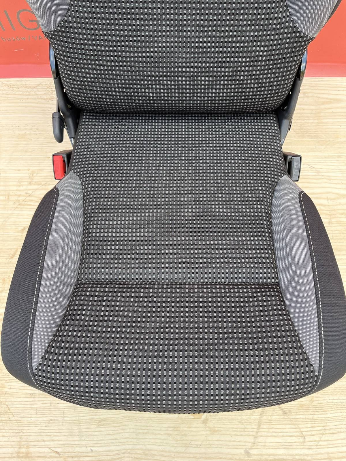 Seat single 2rd row middle Berlingo Doblò Combo Partner Rifter ProAce City