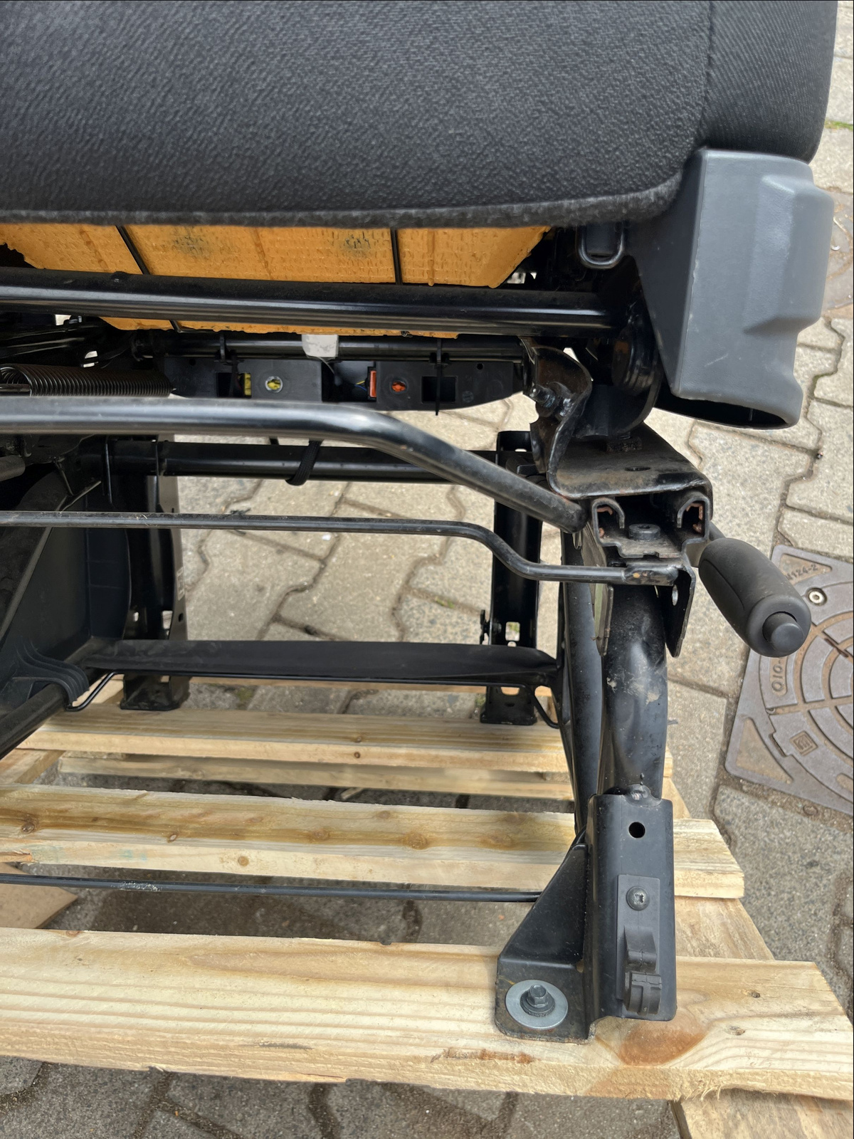 Seat Mercedes Sprinter W907 W910 EU passenger seat | UK driver 2018-2025 Maturin with base