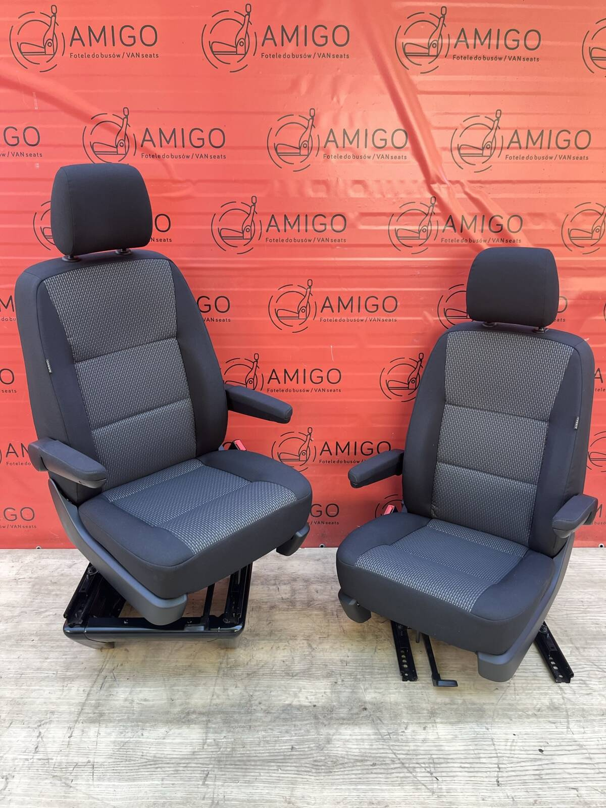 Driver passenger Captain genuine swivel seats seat VW T6.1 California Bricks