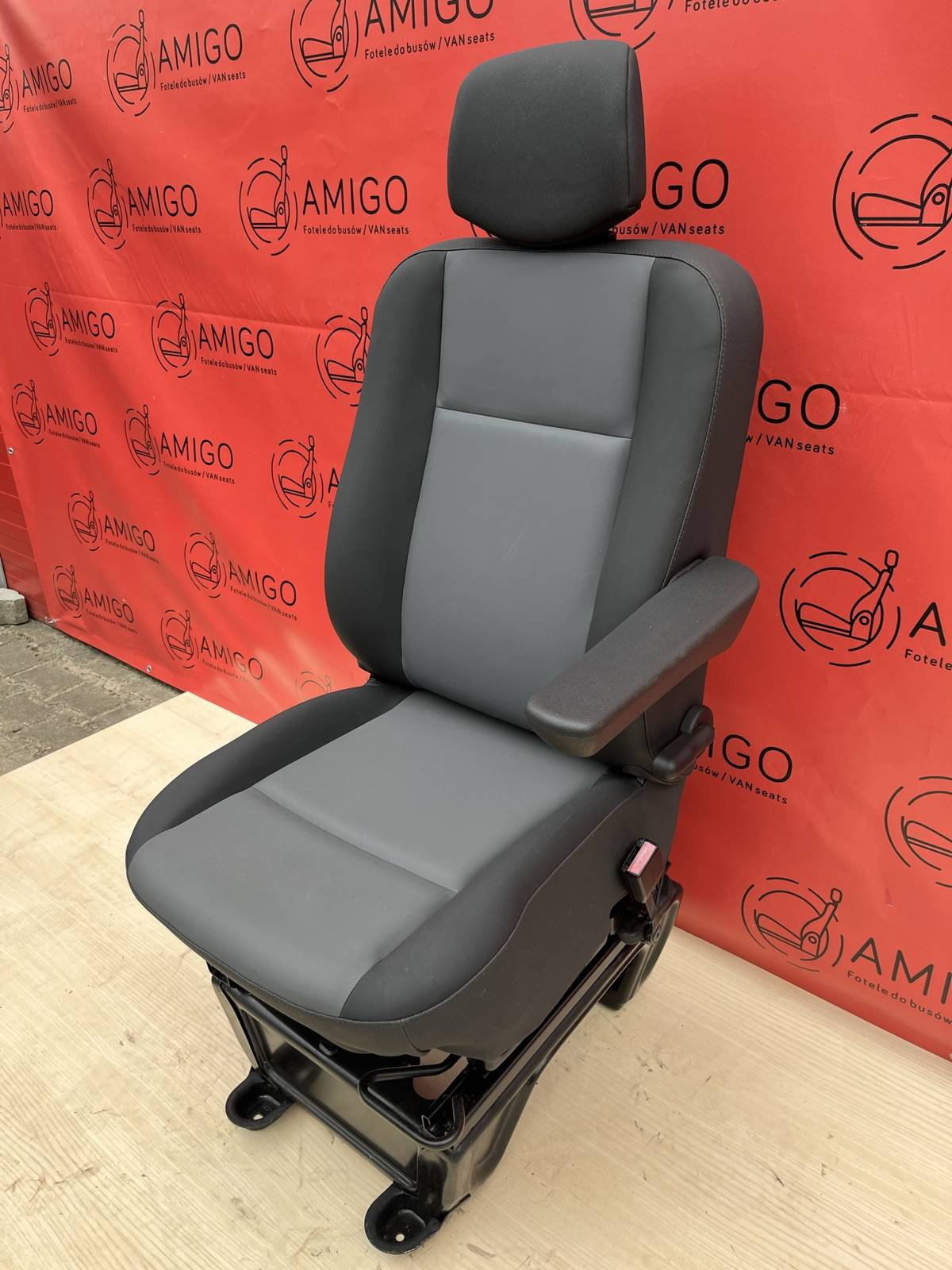 Seat Opel Vauxhall Movano Master NV400 captain EU passenger | UK driver adjustments armrest