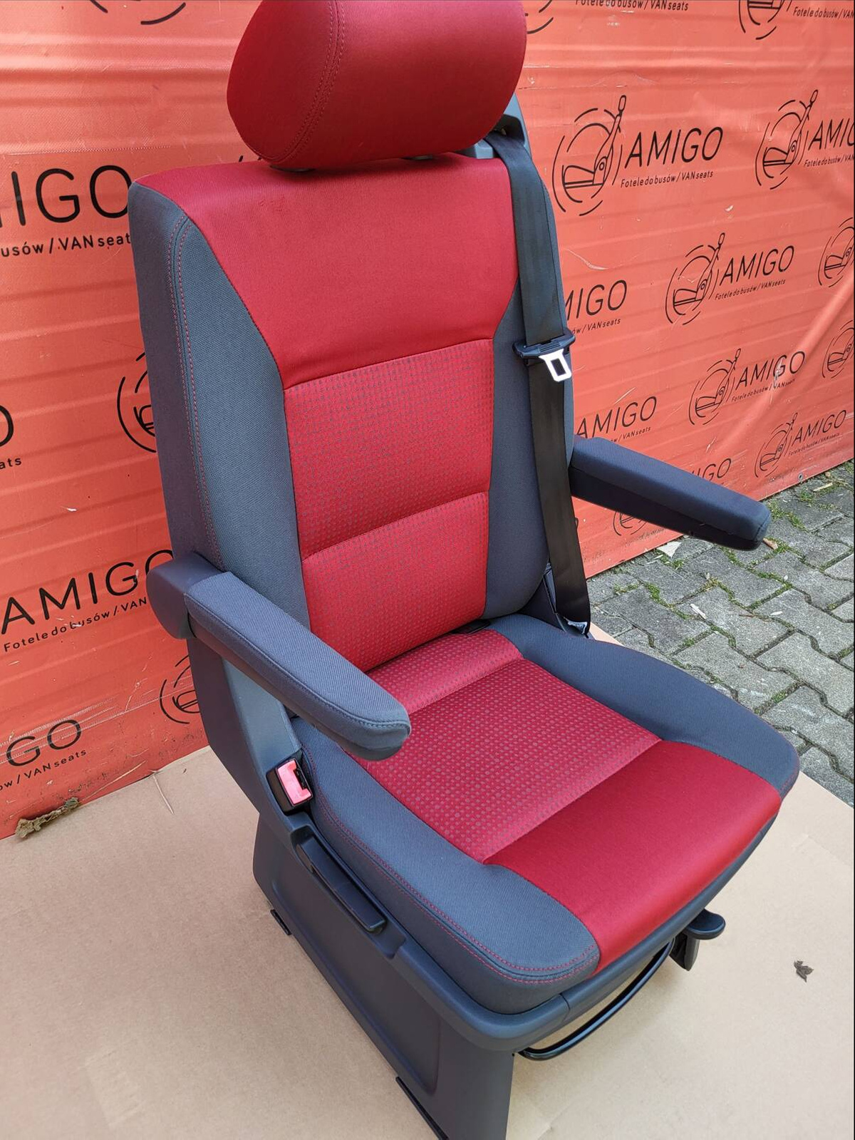 Seat single VW T5 Multivan Caravelle Anthracite Duo Red rear t6 swivel