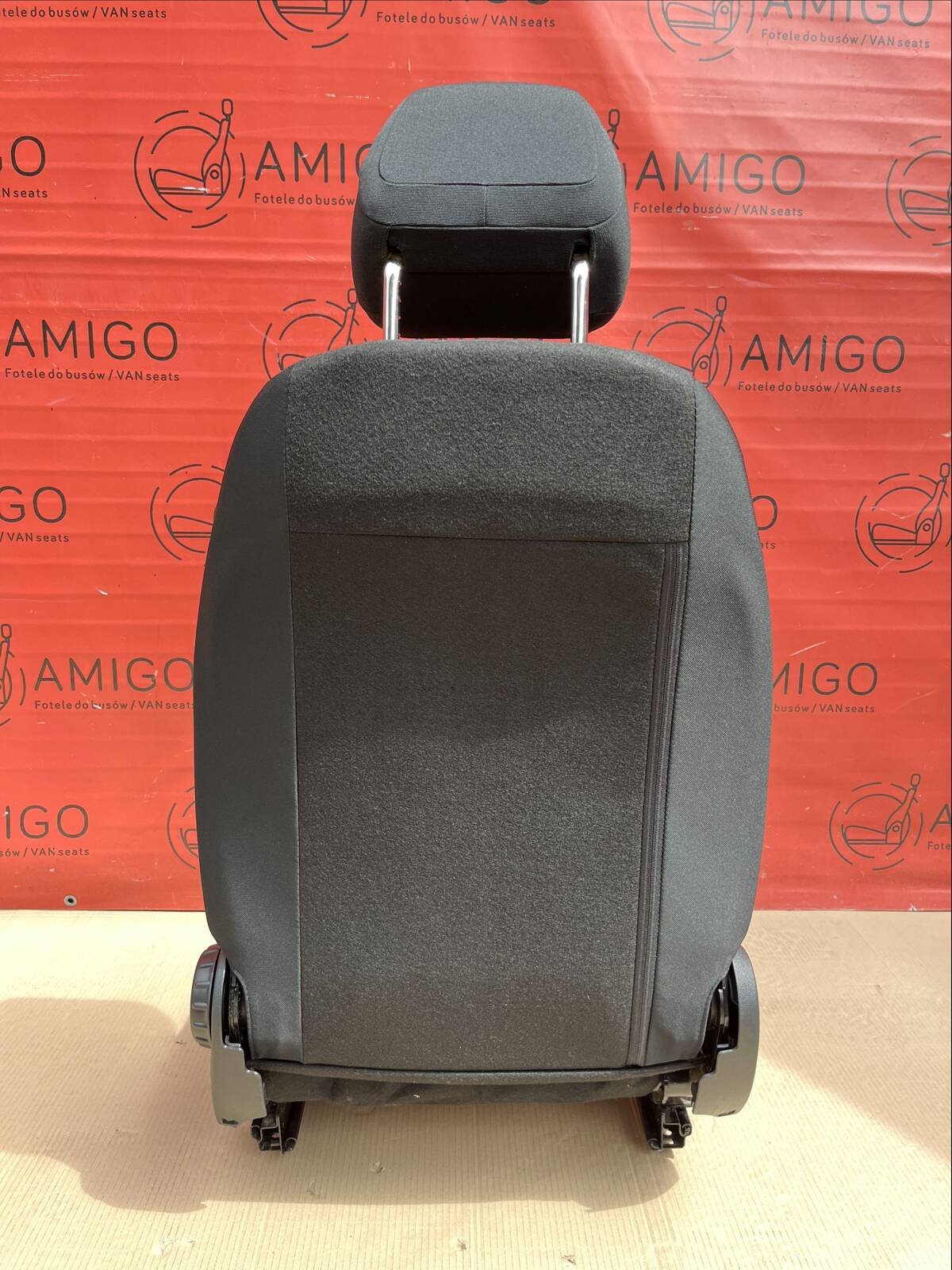 Seat Mercedes Vito W447 UK passenger | EU driver armrest adjustments