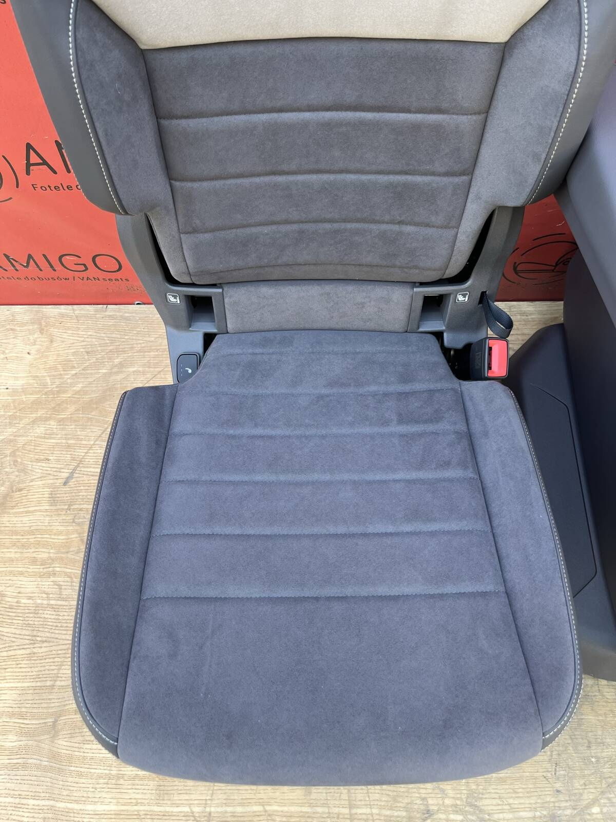 Seats NEW VW Multivan T7 1+1 ArtVelours table heated