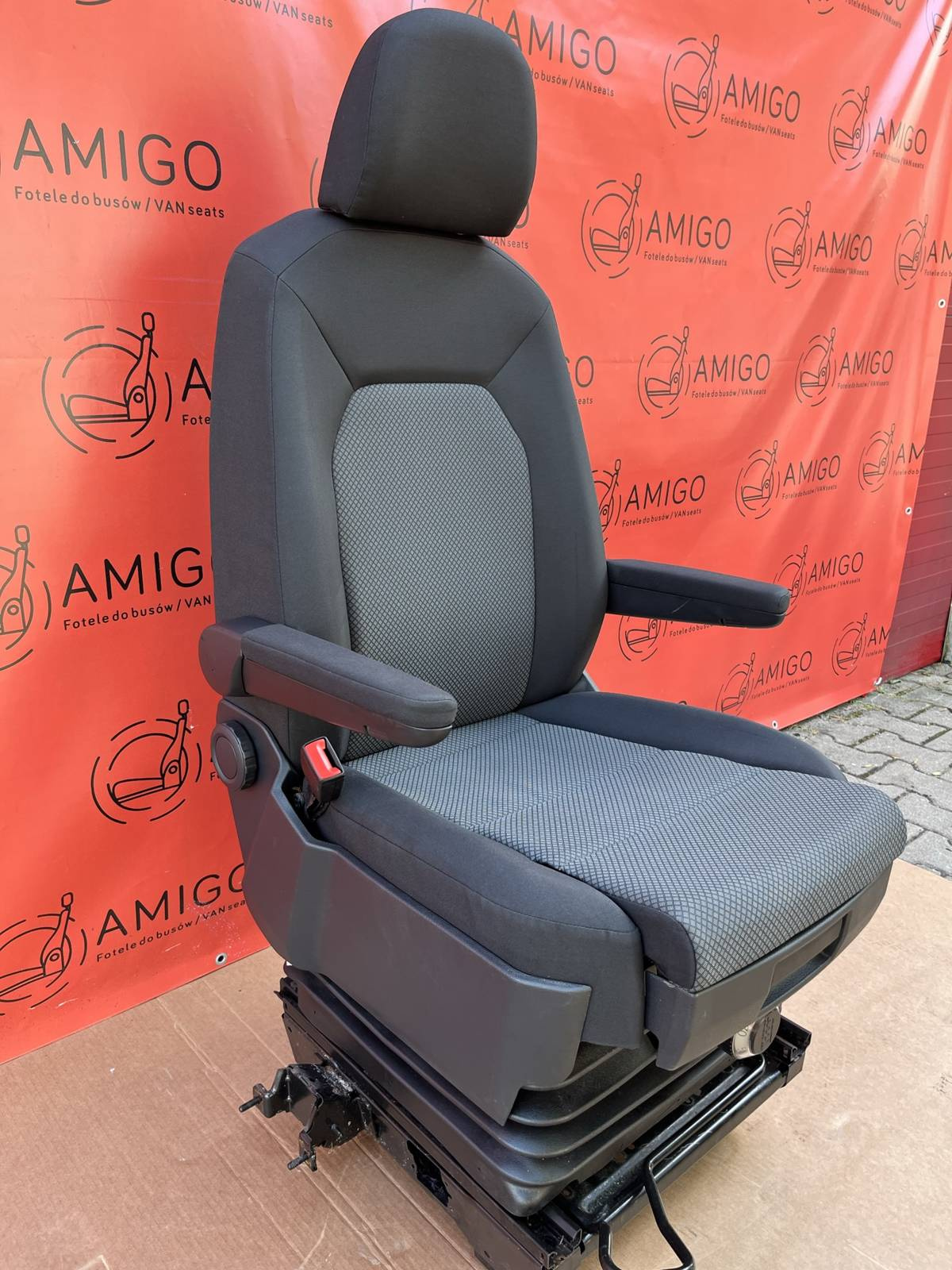 VW Crafter II MAN TGE 2016-2022 UK passenger seat | EU driver seat captain armrest suspension