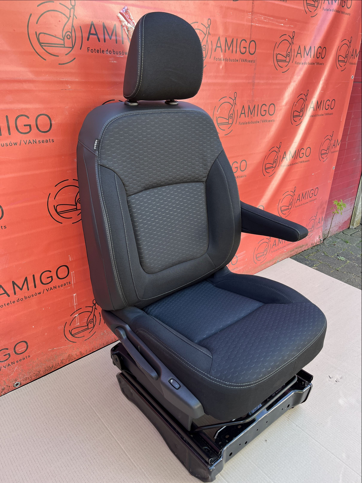 Seat EU passenger | UK driver Opel Vivaro B Renault Trafic NV300 Talento airbag heated