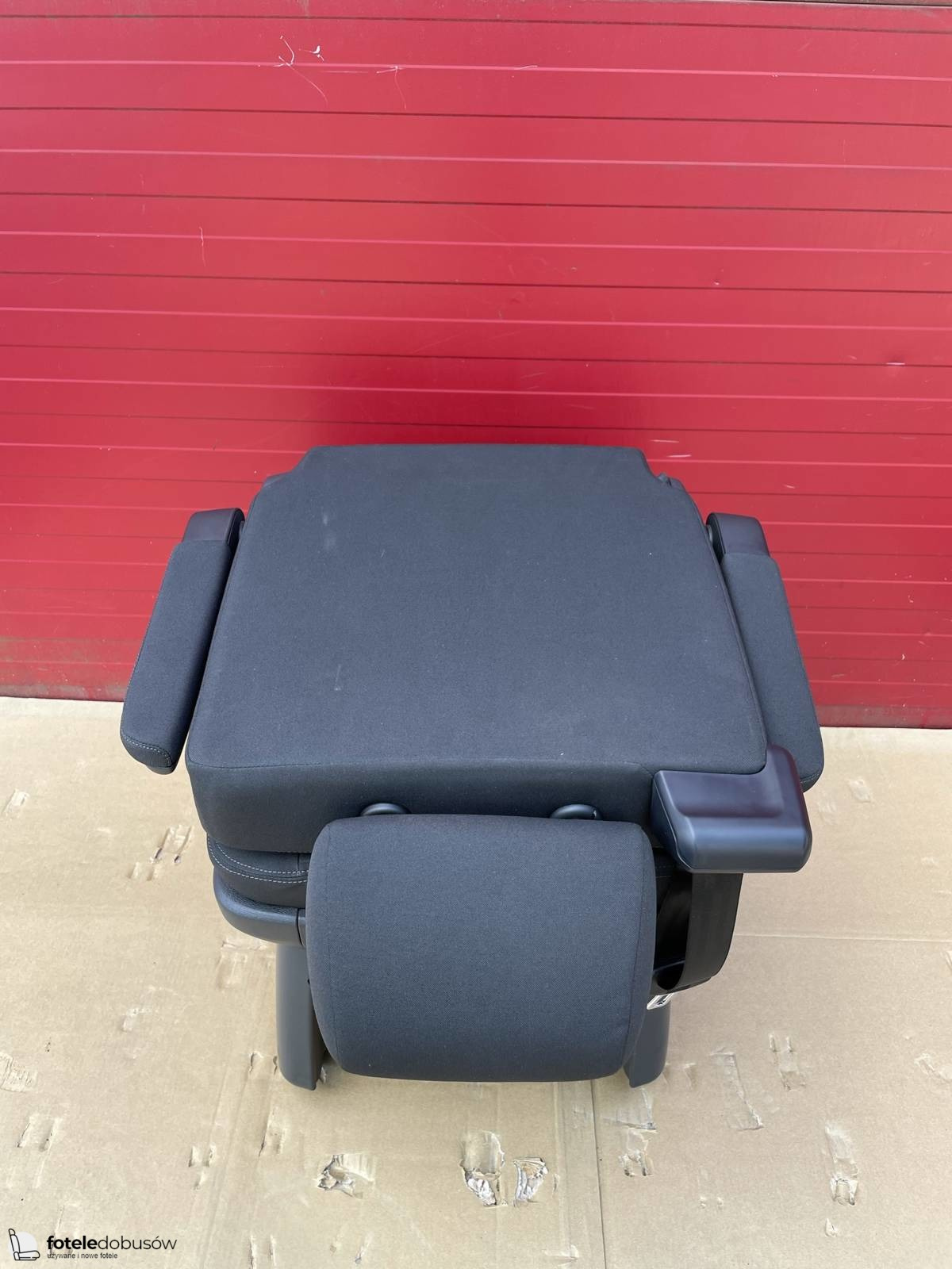 Seat VW T6.1 Multivan Caravelle titan black CIRCUIT swivel rear t5