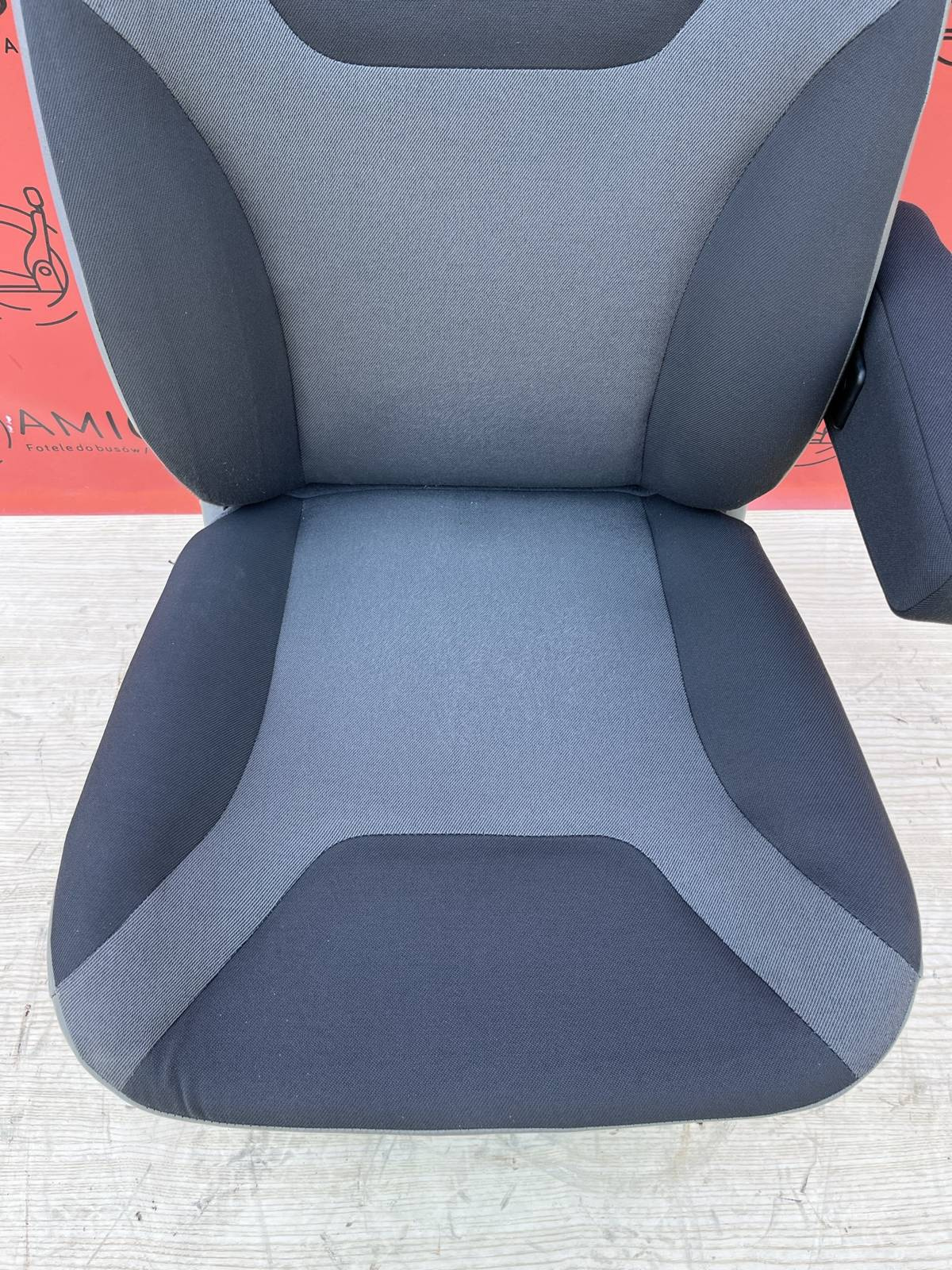Seat EU passenger | UK driver Renault Trafic Opel Vauxhall Vivaro Nissan Primastar 2001-2014