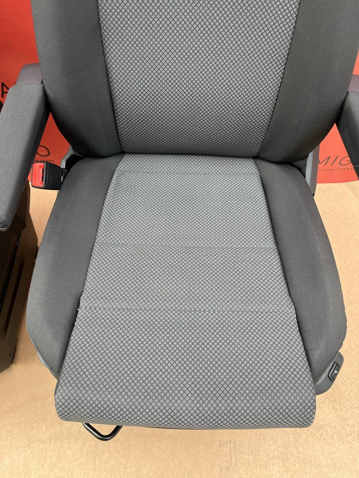 VW Crafter II MAN TGE 2016-2022 driver passenger seat seats captain armrests suspension