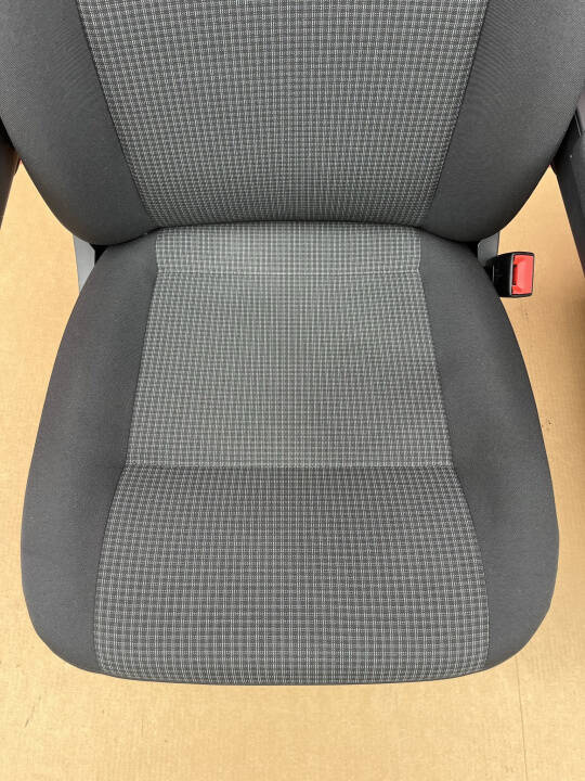 Driver passenger Captain swivel seats seat VW T6.1 Caravelle t5 Double Grid