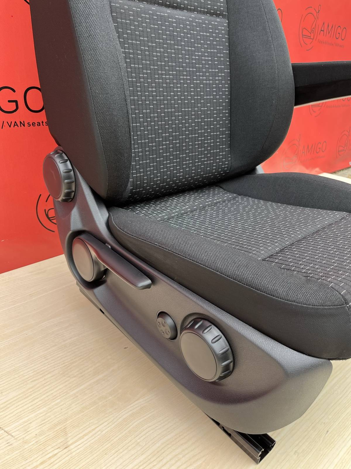 Seat Mercedes Vito W447 EU passenger | UK driver armrest adjustments CALUMA