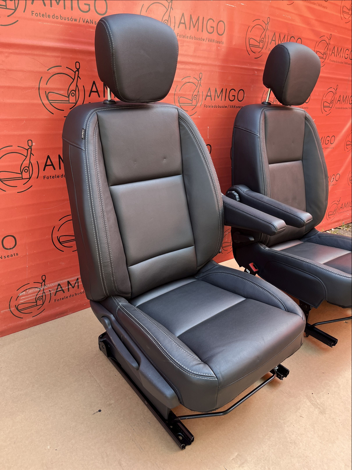 Seat UK driver | EU passenger Renault Trafic SpaceClass Vivaro NV300 Talento