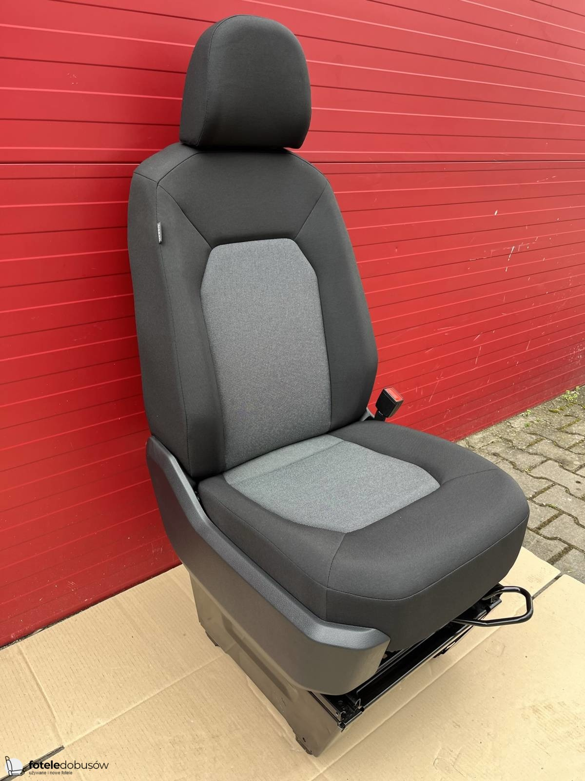 Seat VW Crafter II MAN TGE 2016-2022 driver captain seat | EU passenger seat airbag