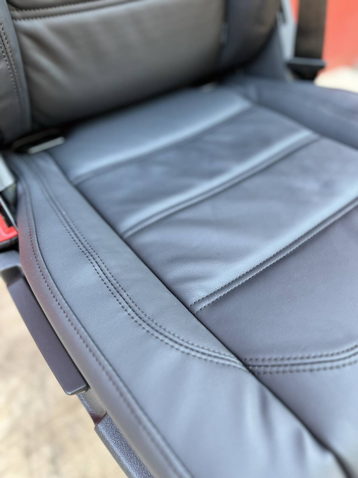 Seat VW T6 Multivan Caravelle black leather titan swivel rear t5