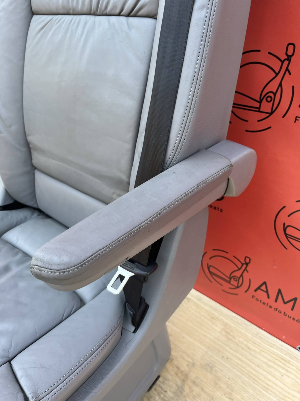 Seat VW T5 Multivan Caravelle Leather grey swivel rear for child T5