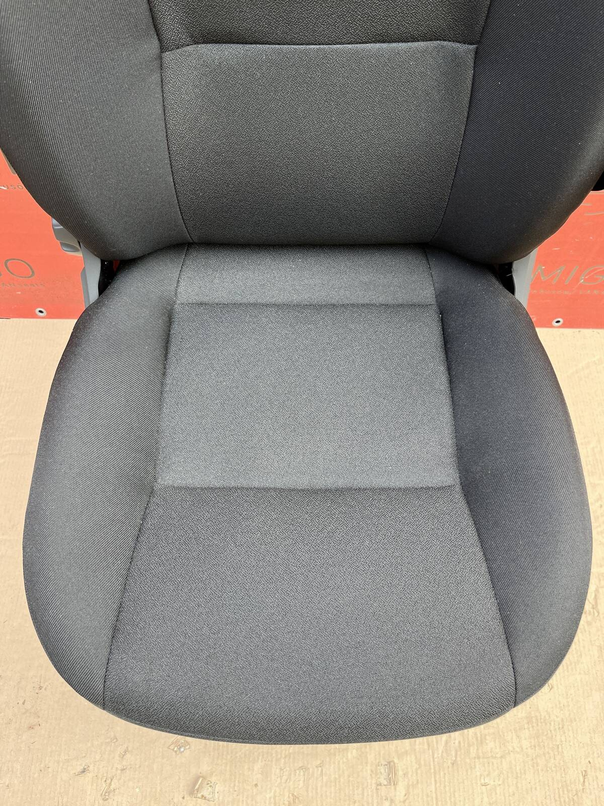 Seat Fiat Ducato 2022-25 Boxer Jumper Relay EU passenger | UK driver seat armrest adjustments