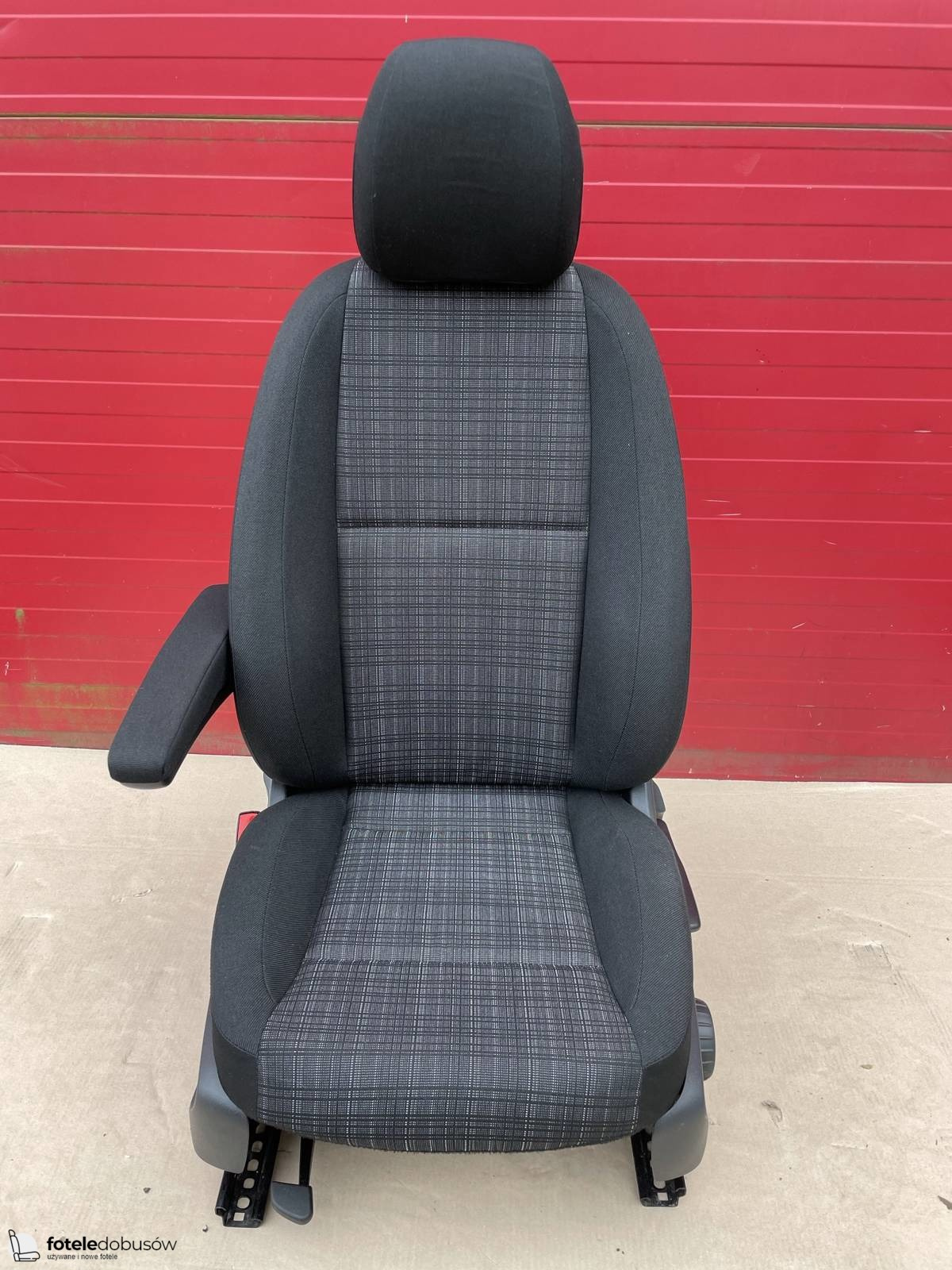 Seat Mercedes Vito W447 UK passenger | EU driver armrest adjustments Tunja