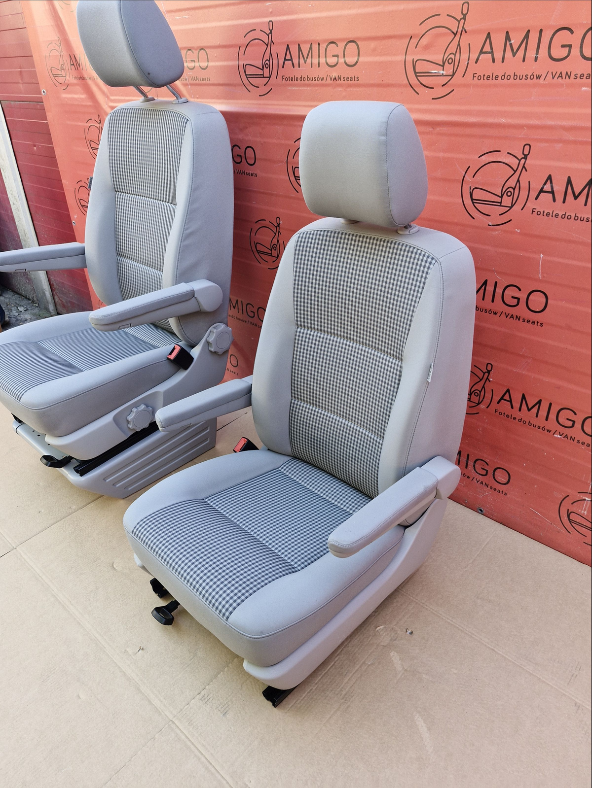 Driver passenger Captain swivel seats seat VW T6 Caravelle t5 Kutamo airbag heated