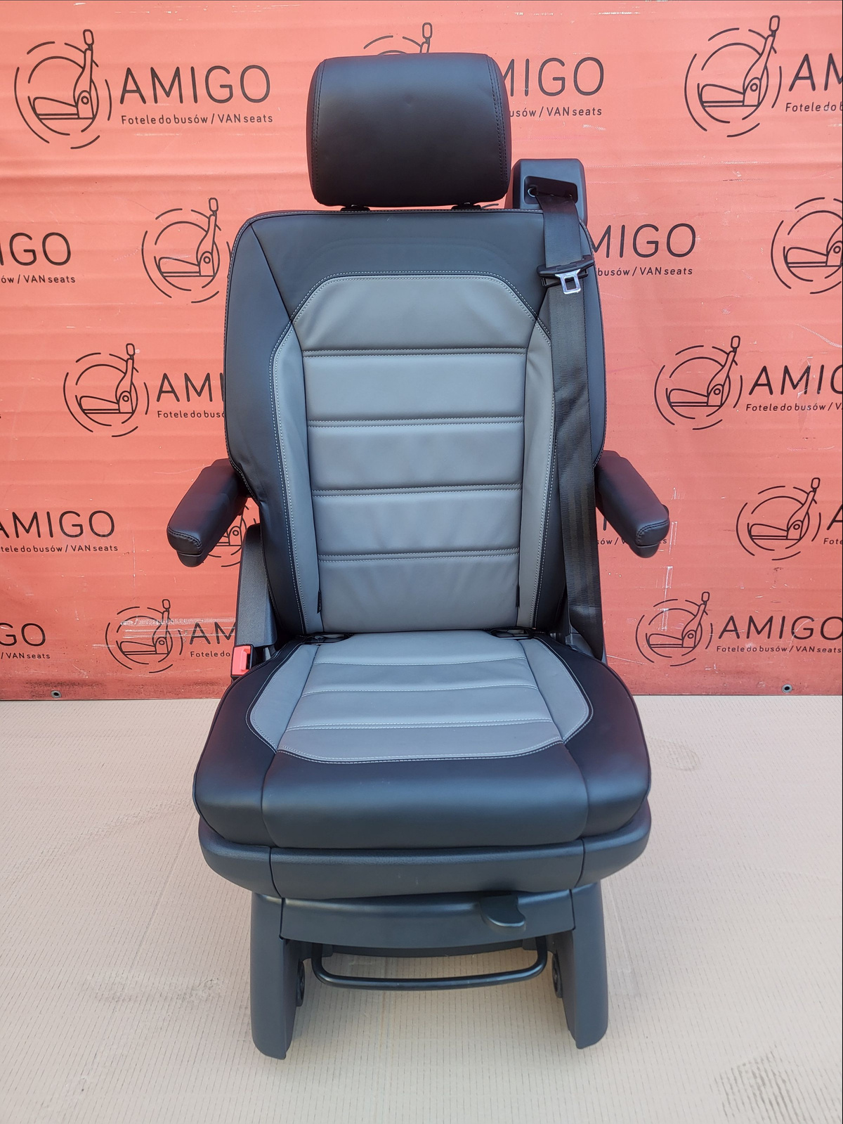 Seat VW T6.1 California Multivan Caravelle Titan black Palladium Art Velour swivel rear t5