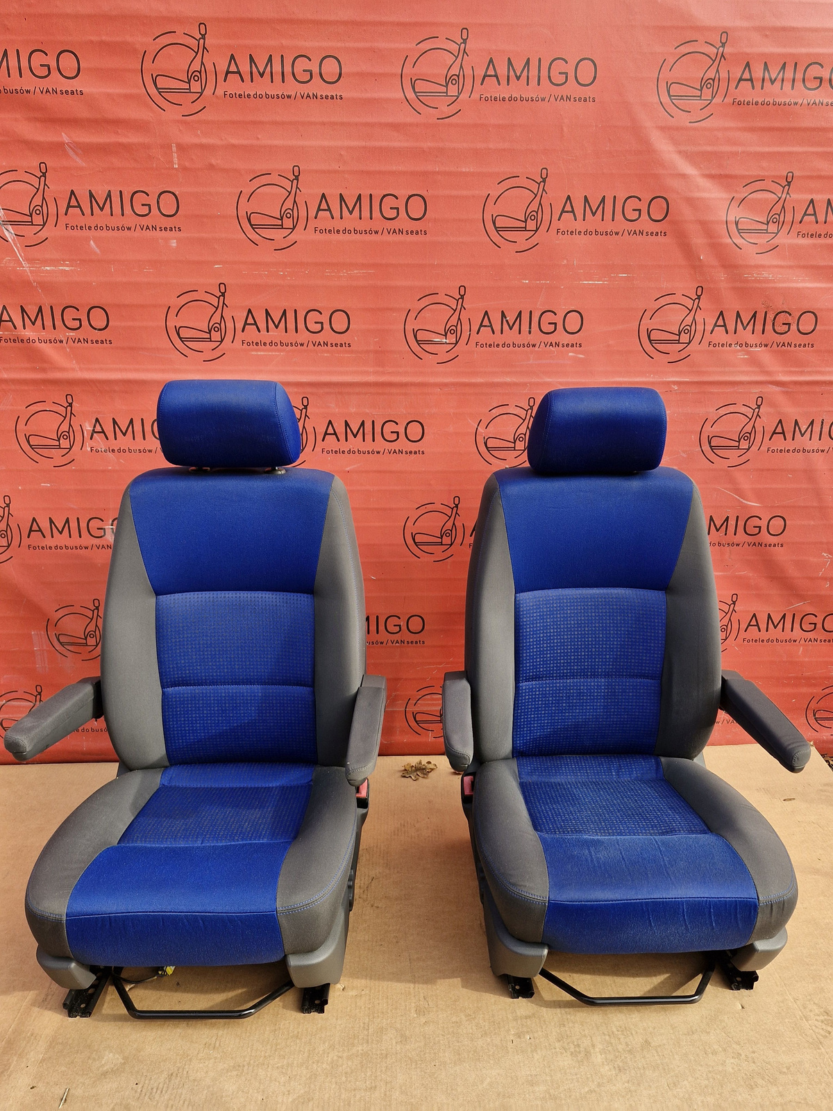 Driver passenger Captain seats seat airbag VW T5 blue DUO Caravelle