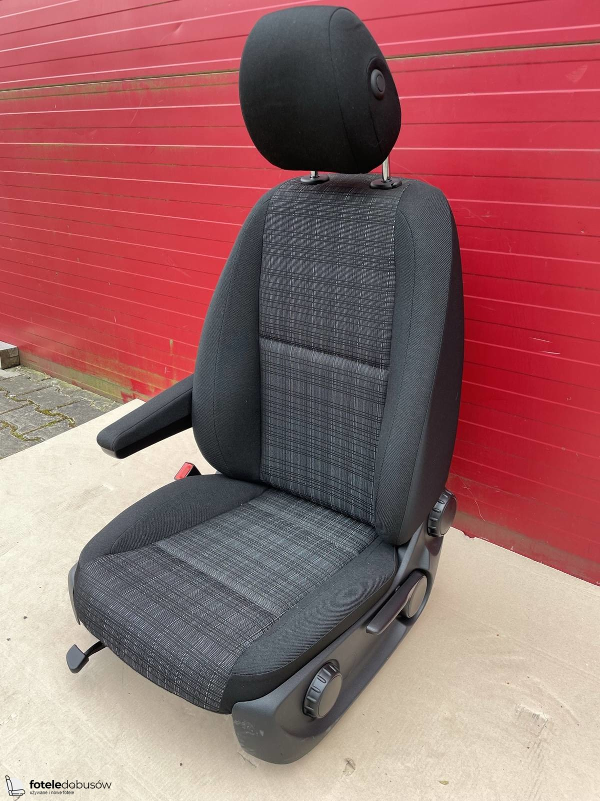 Seat Mercedes Vito W447 UK passenger | EU driver armrest adjustments Tunja