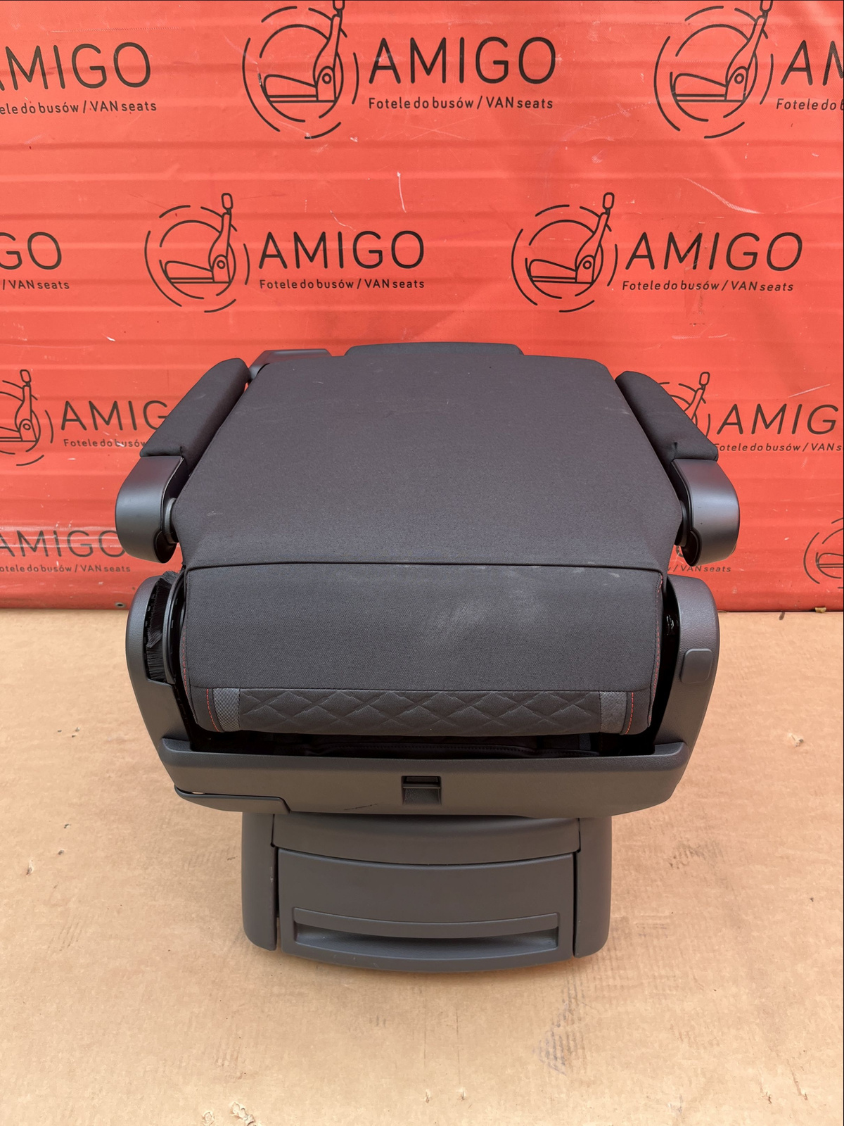 Seat VW T6 T6.1 Multivan Caravelle titan black JOIN swivel rear t5 with child seat