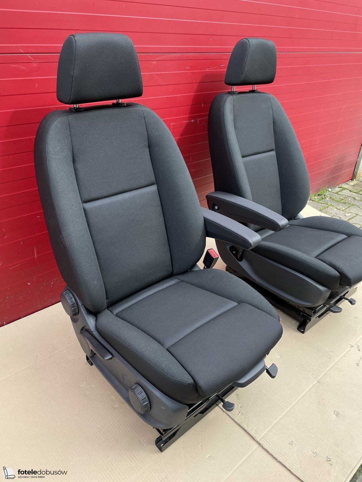 Seats Mercedes Sprinter W907 passenger driver adjustments comfort SWIVEL Maturin
