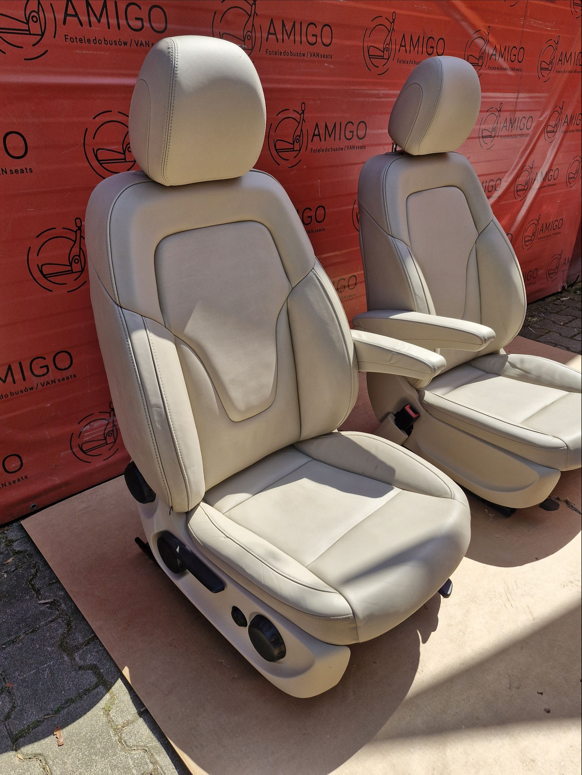 Seat Mercedes V class W447 driver passenger beige leather adjustments armrest