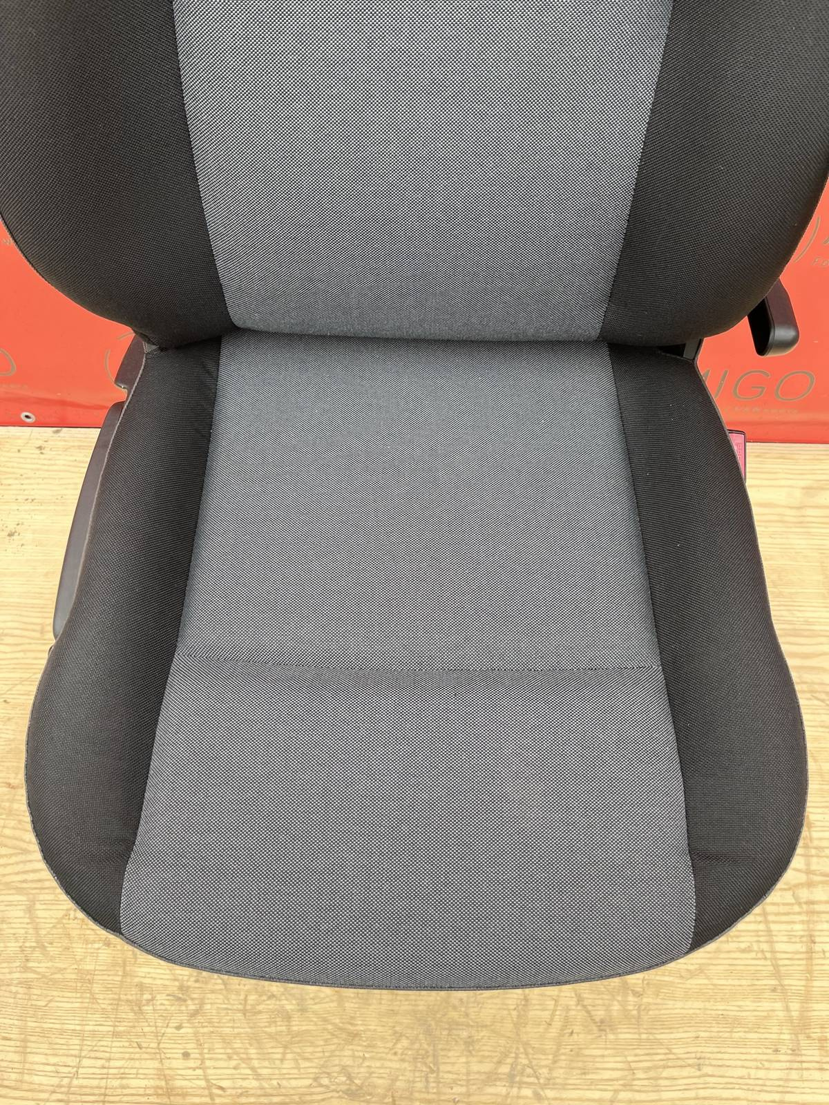 Seat Opel Vauxhall Movano Master NV400 captain UK driver | EU passenger adjustments armrest