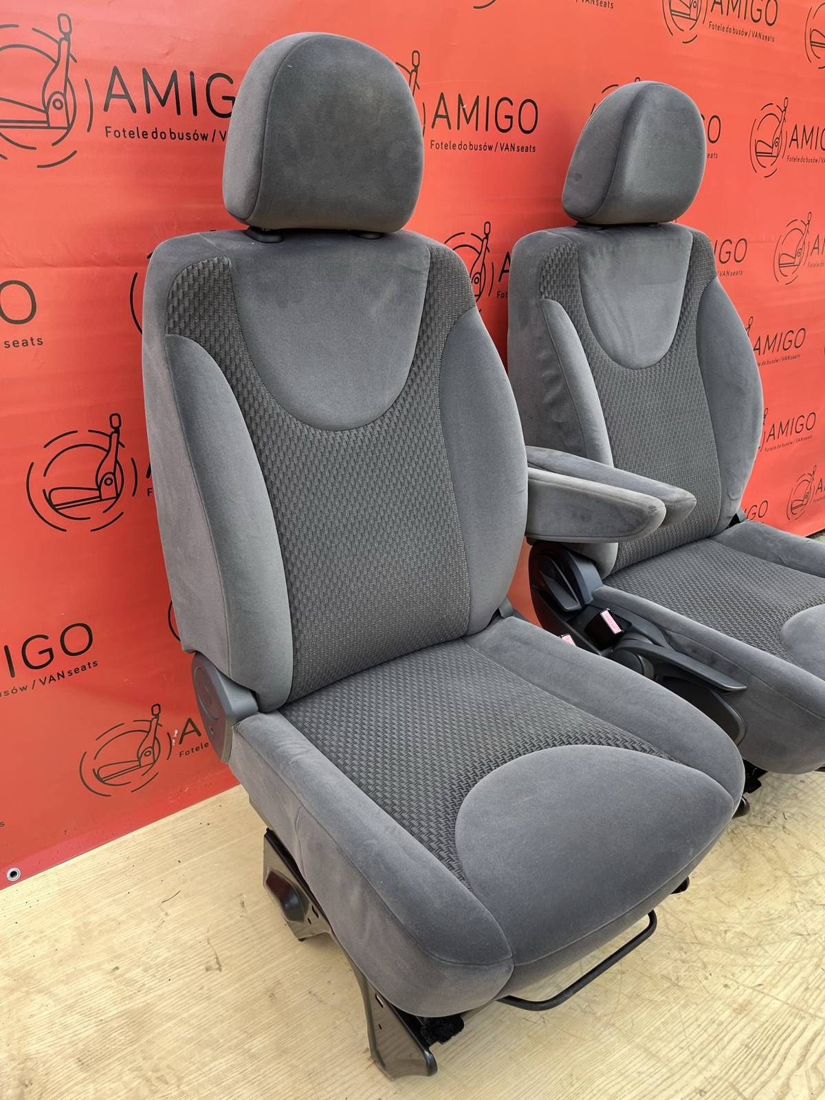 Front seats Set Driver Passenger Peugeot Expert II Dispatch Jumpy Proace 2006-2016