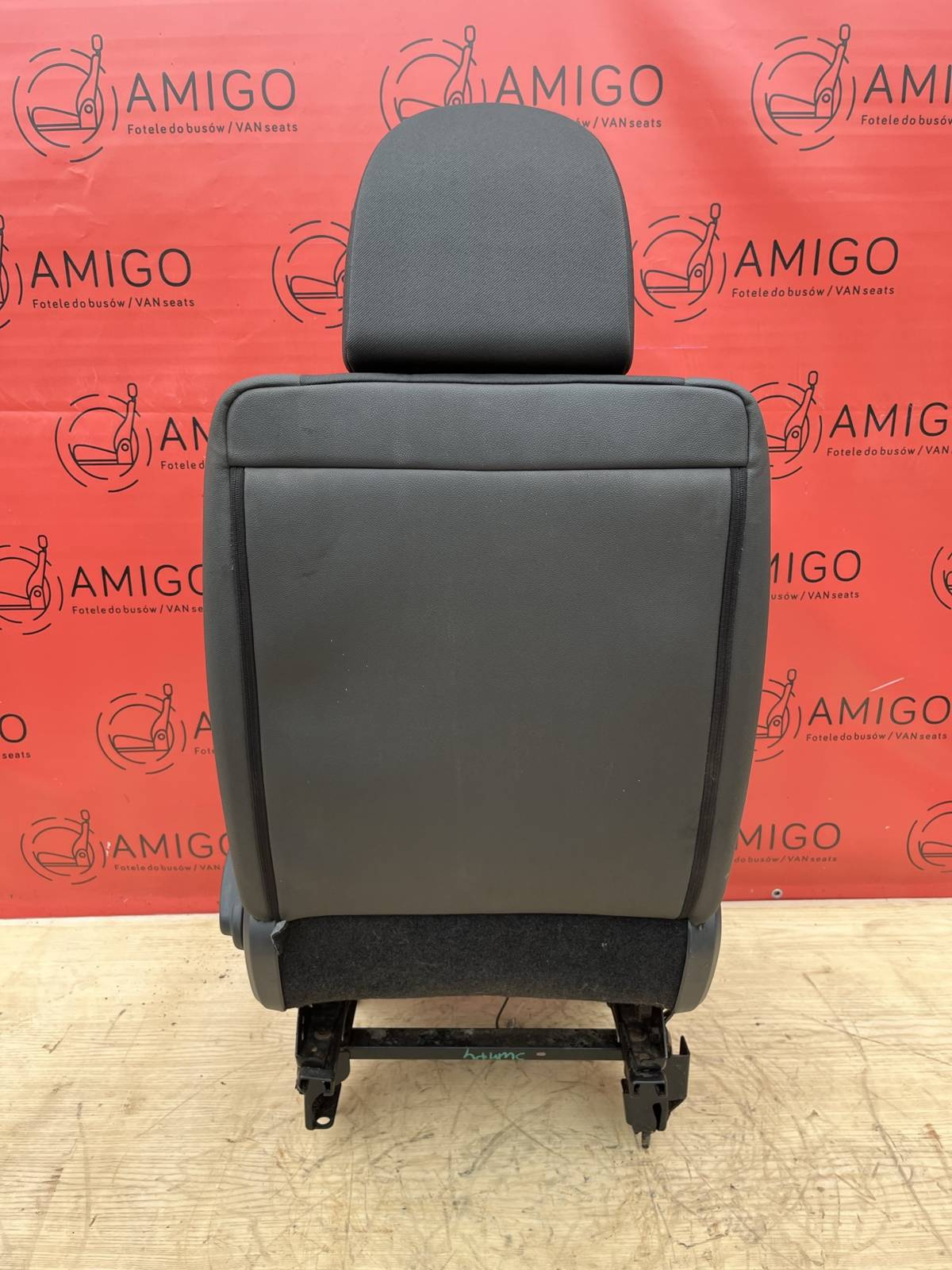 Front UK passenger seat | EU Driver Peugeot Expert II Dispatch Jumpy Proace 2006-2016