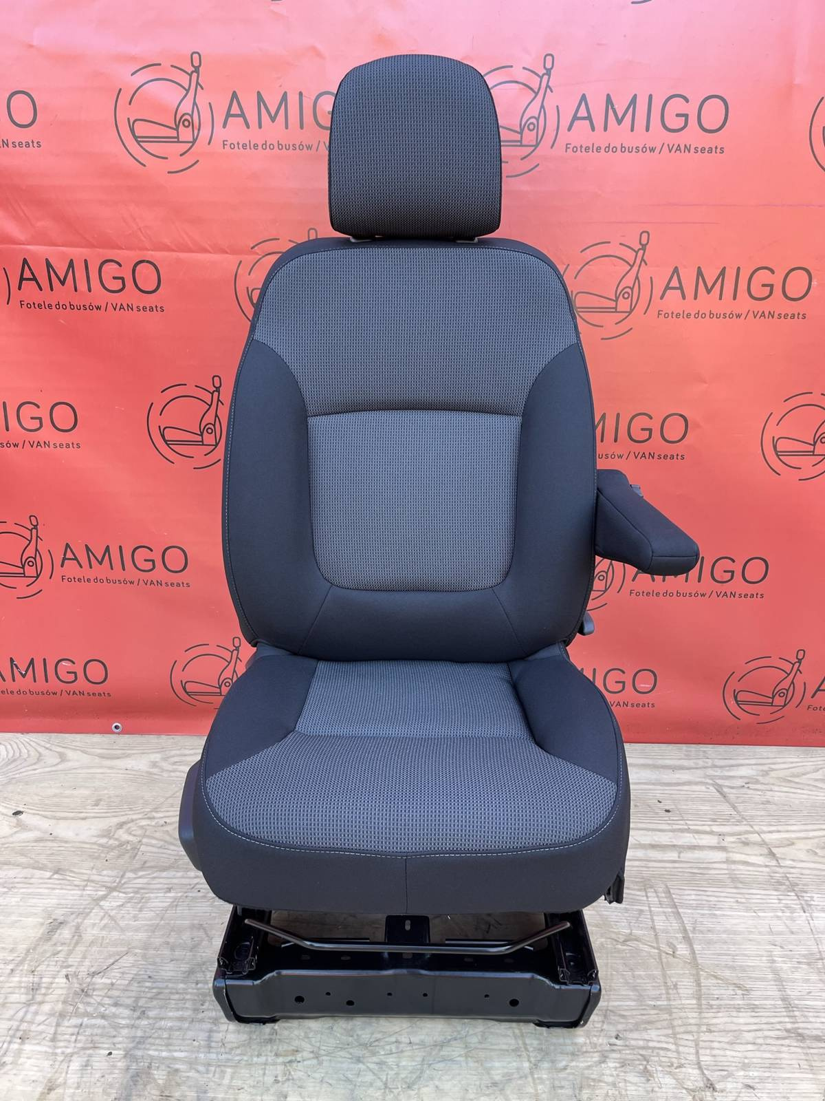 Seat EU passenger | UK driver Renault Trafic Opel Vauxhall Vivaro NV300 Talento