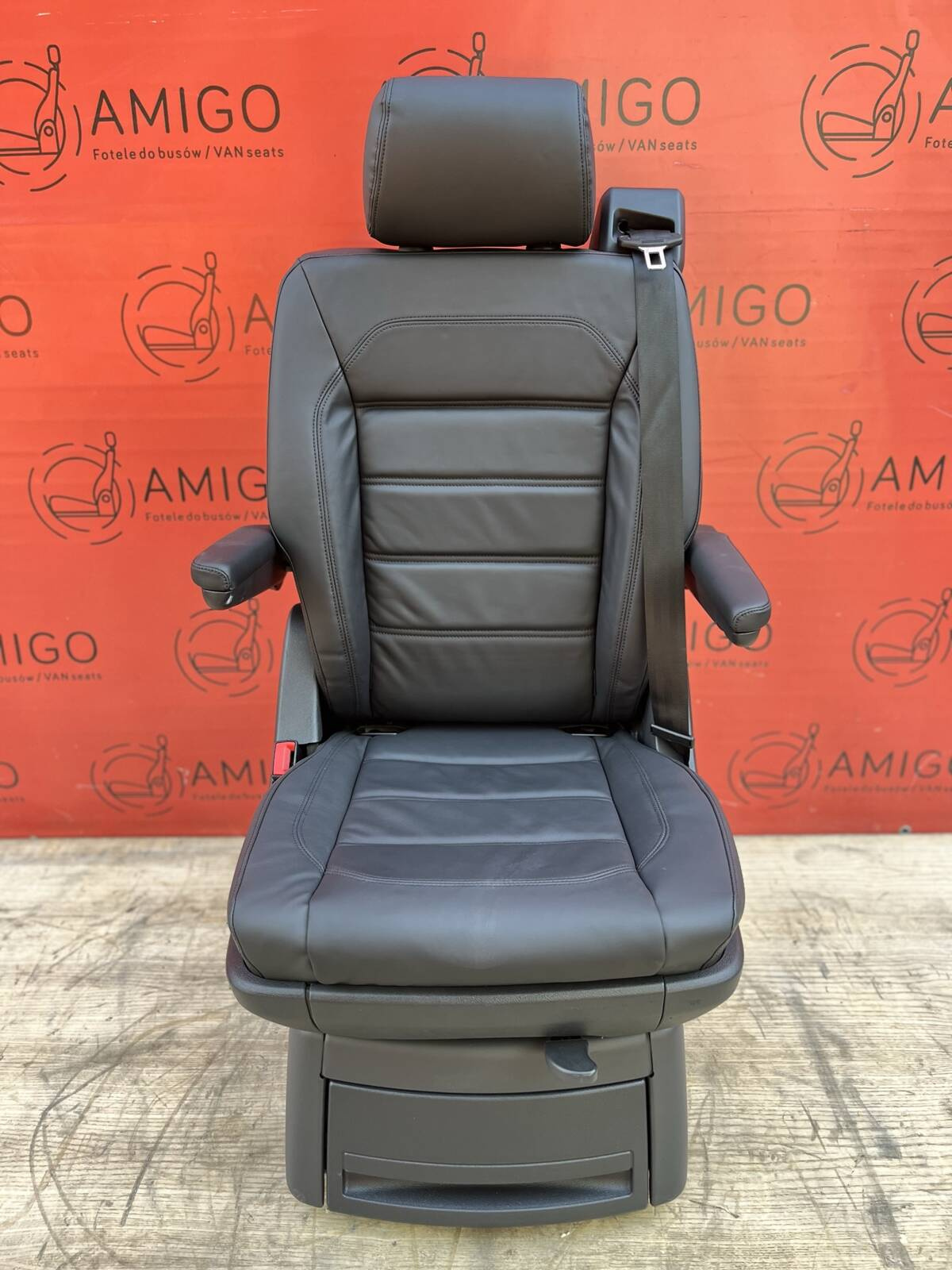 Seat VW T6 Multivan Caravelle black leather titan swivel rear t5