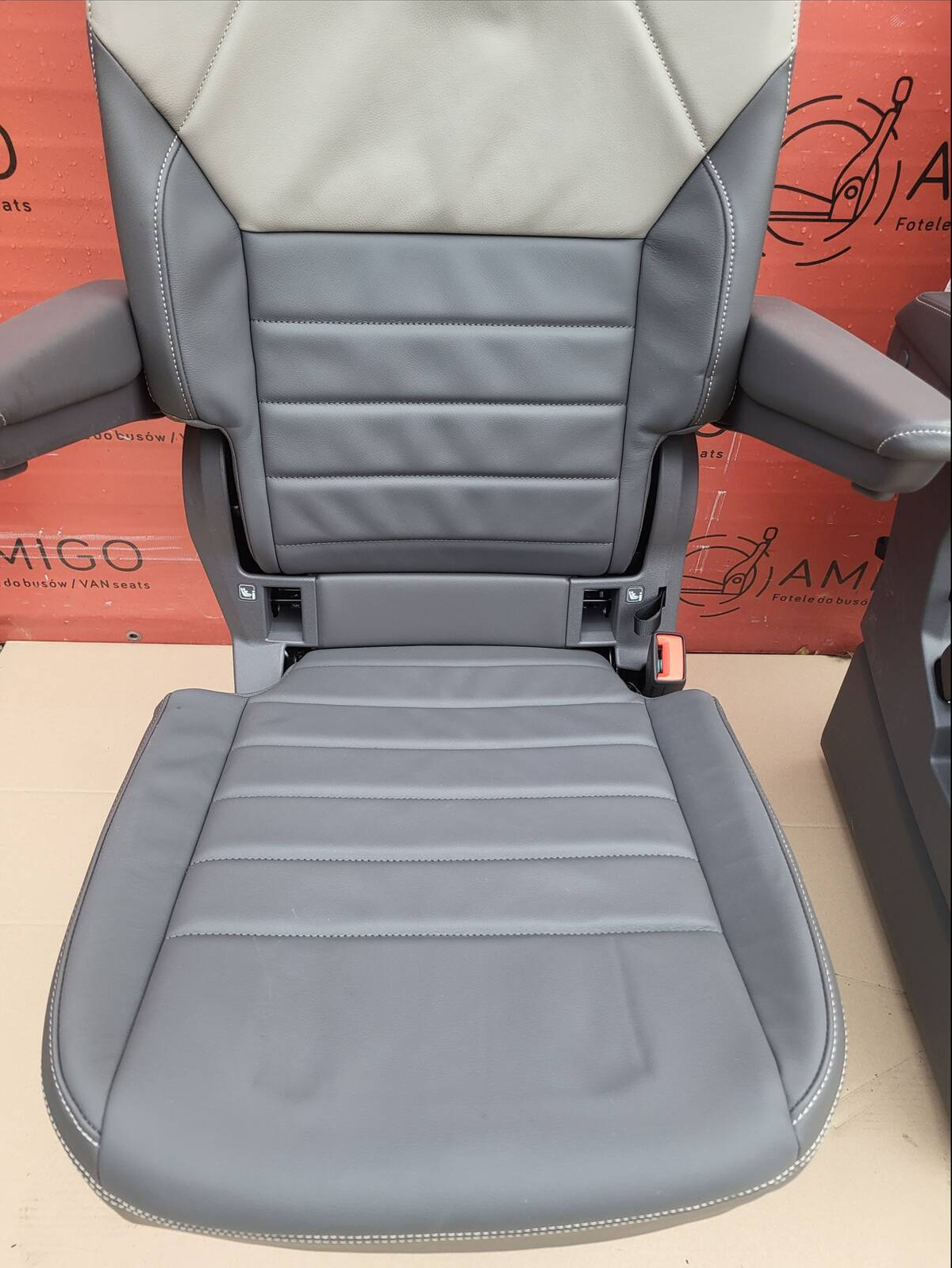 NEU VW Multivan T7 Sitze armlehne isofix Leder links rechts