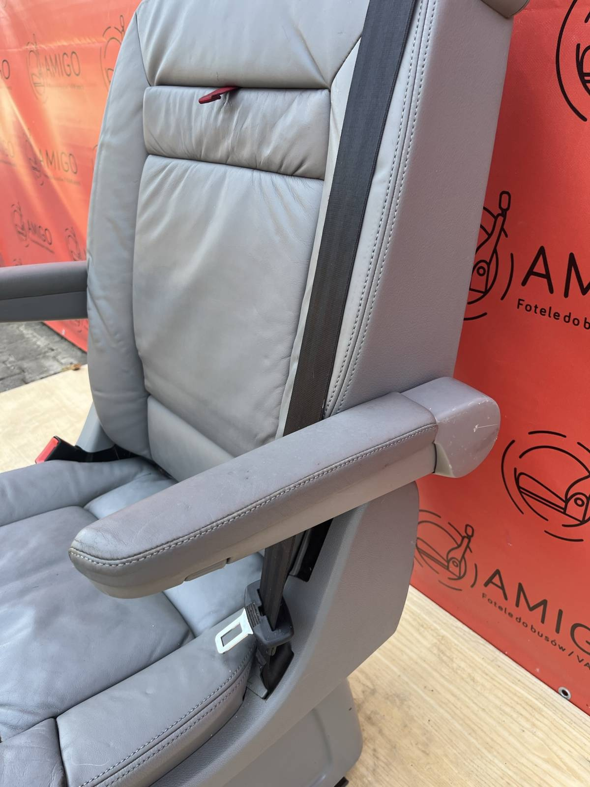 Seat VW T5 Multivan Caravelle Leather grey swivel rear for child T5