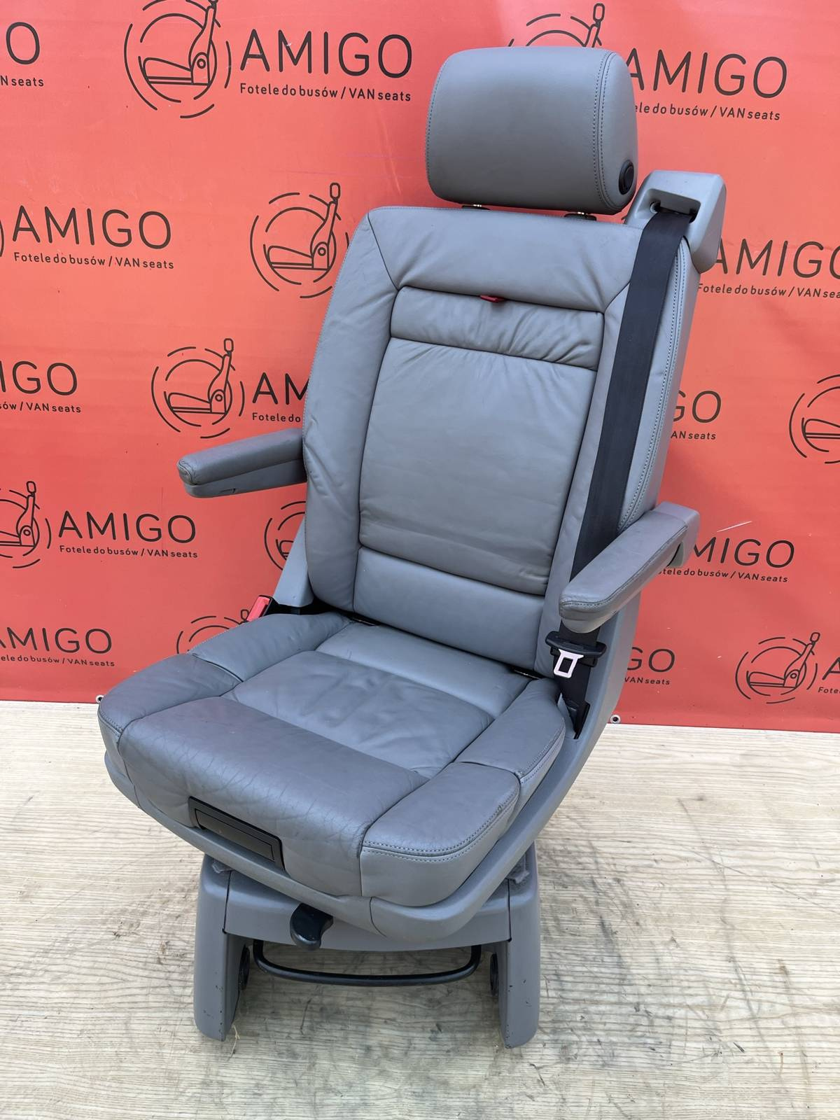 Seat VW T5 Multivan Caravelle Leather grey swivel rear for child T5