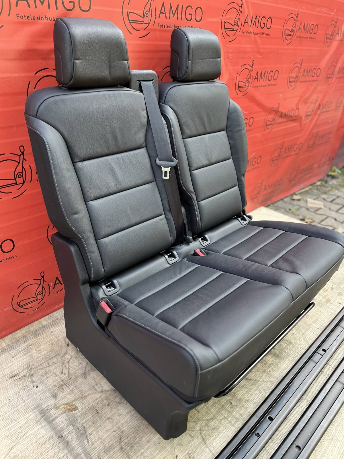Rear bench seat Traveller Spacetourer Ulysse Zafira Vivaro Proace leather rails Campervans