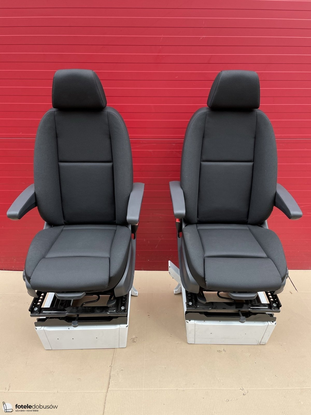 Seats Mercedes Sprinter W907 passenger driver adjustments comfort SWIVEL Maturin