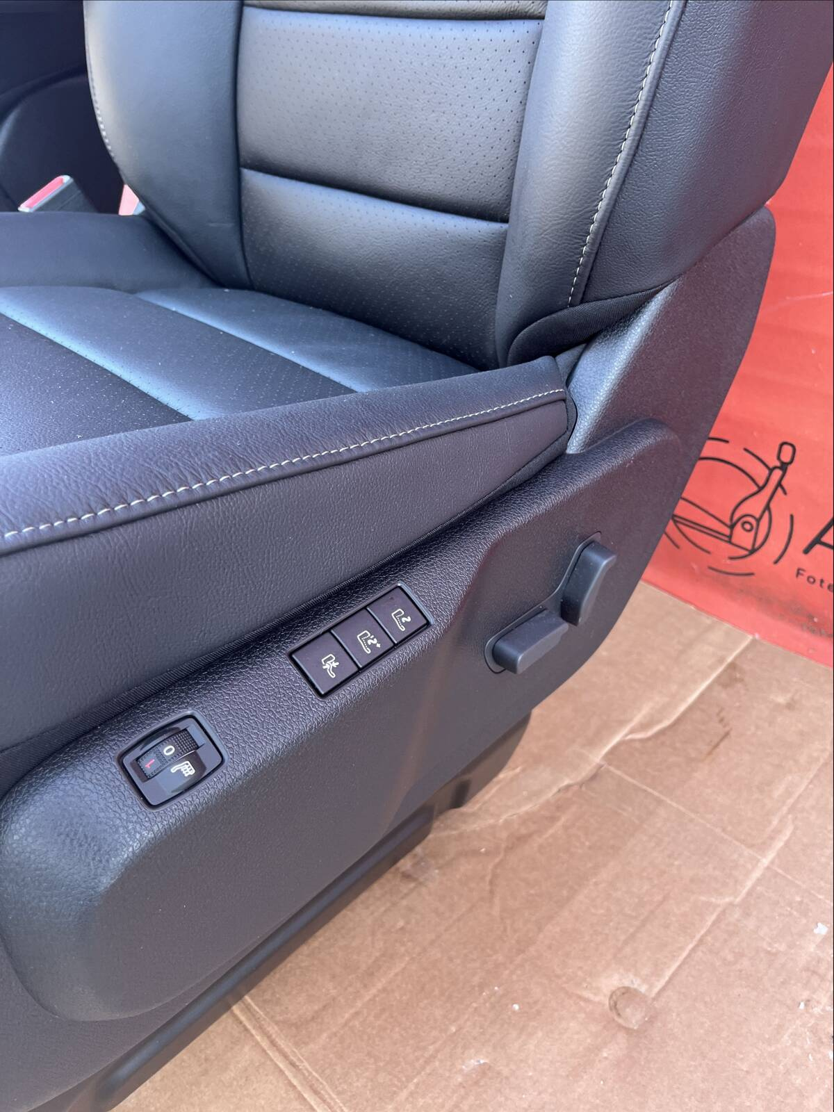 Front passenger driver seats leather Peugeot Traveller Proace Spacetourer Expert Jumpy Zafira Vivaro Scudo