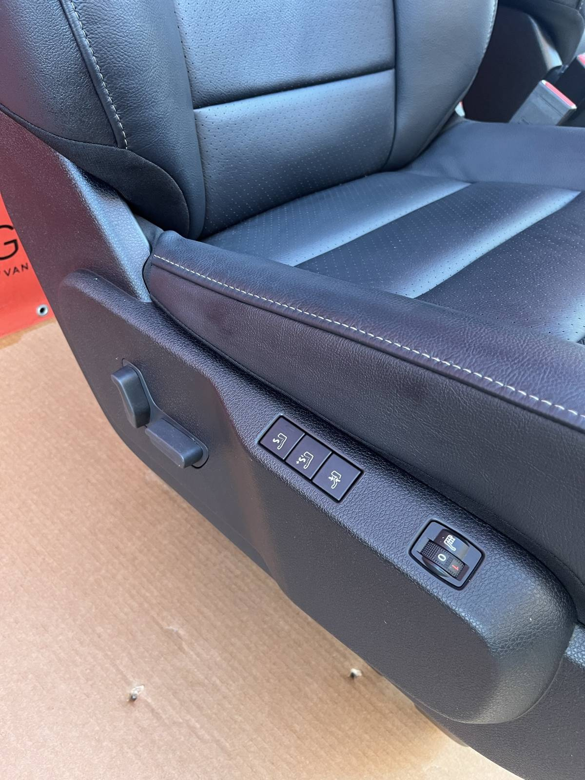 Front passenger driver seats leather Peugeot Traveller Proace Spacetourer Expert Jumpy Zafira Vivaro Scudo