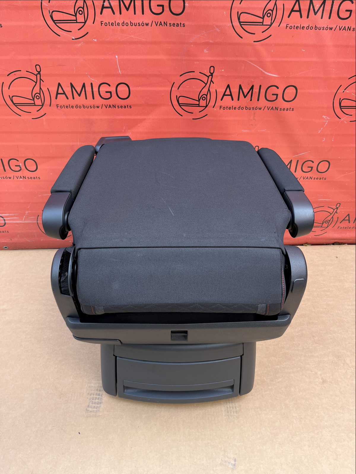 Seat VW T6 T6.1 Multivan Caravelle titan black JOIN swivel rear t5