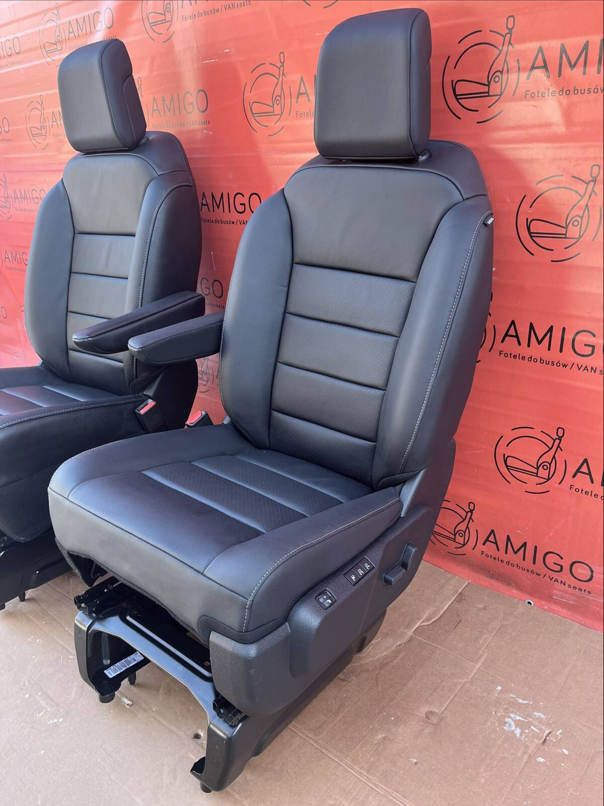 Front passenger driver seats leather Peugeot Traveller Proace Spacetourer Expert Jumpy Zafira Vivaro Scudo