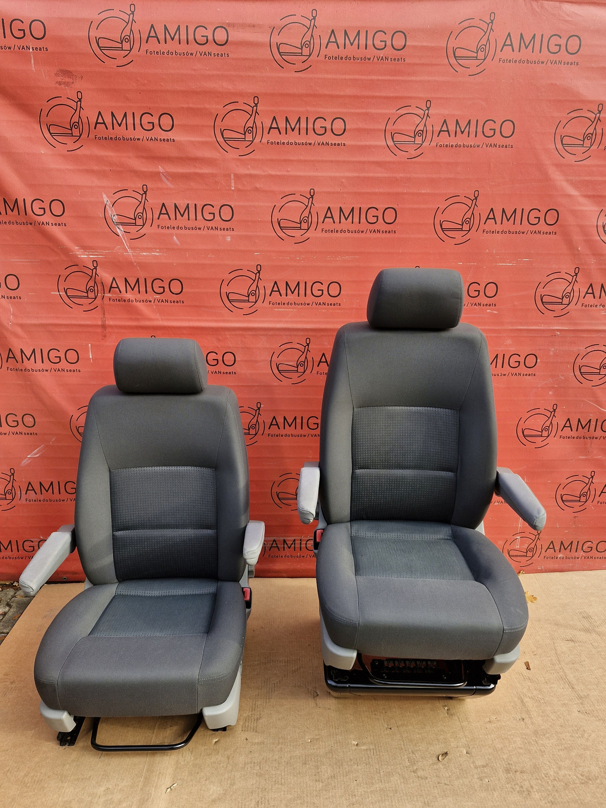 Driver passenger Captain seats seat airbag VW T5 grey Caravelle