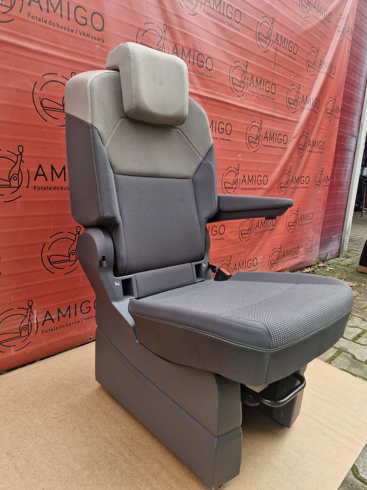 Seat NEW VW Multivan rear single T7 Ribella Right