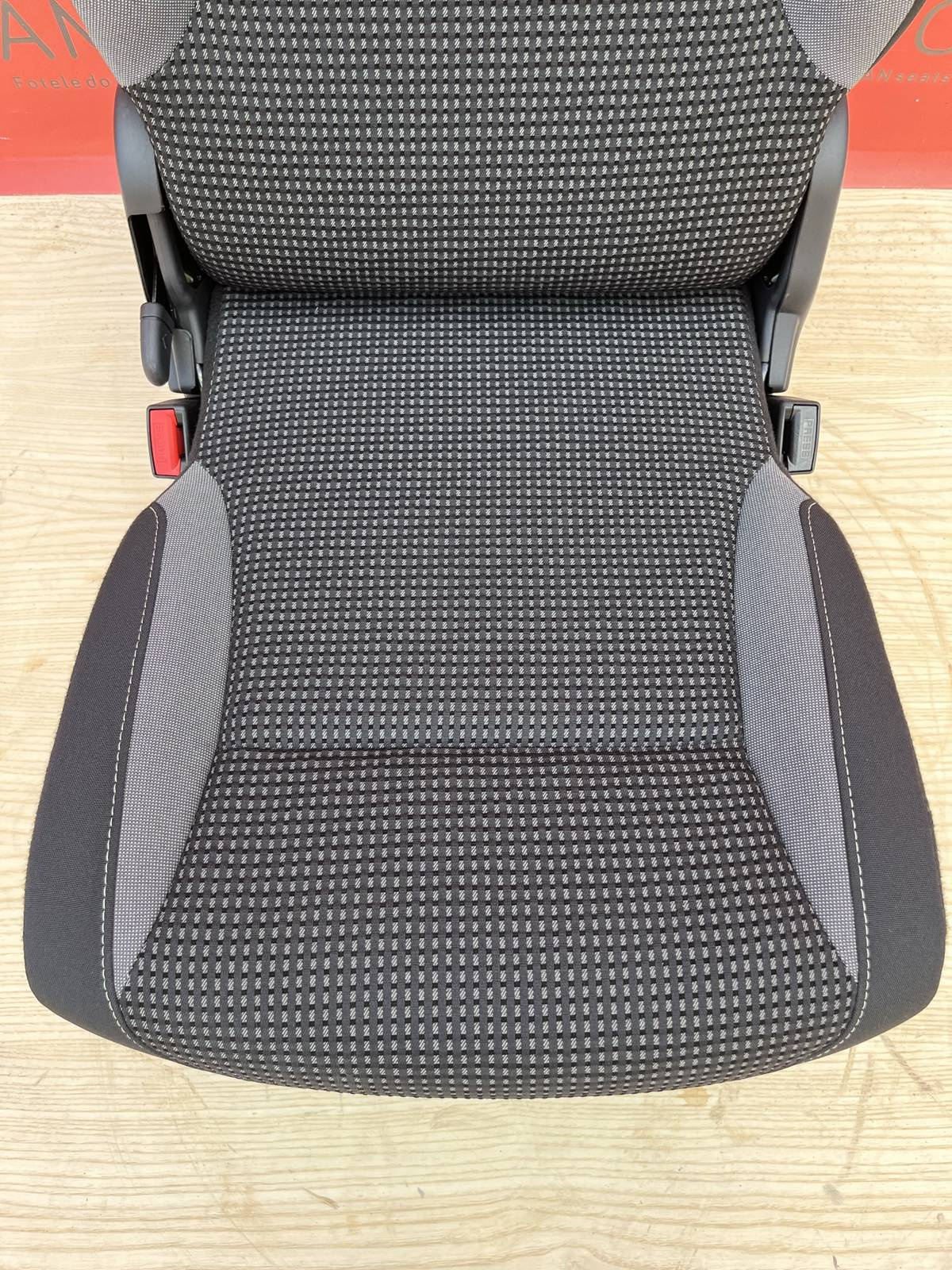 Seat single 2rd row middle Berlingo Doblò Combo Partner Rifter ProAce City