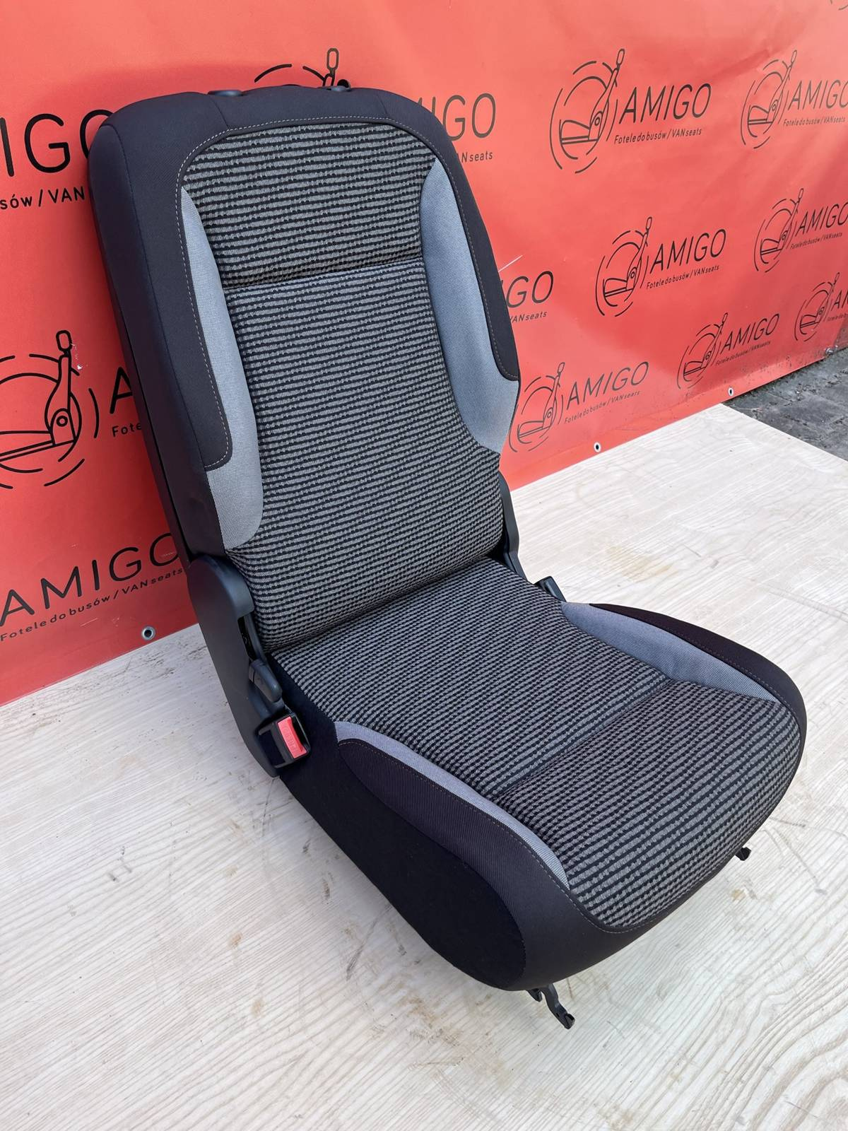 Seat single 2rd row middle Berlingo Doblò Combo Partner Rifter ProAce City