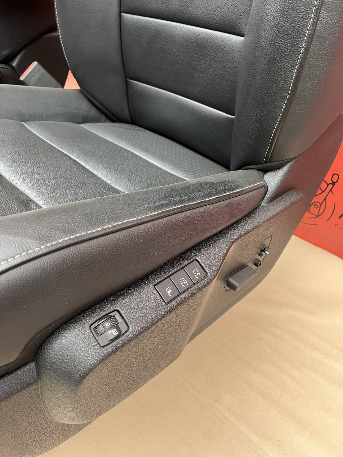 Front passenger driver seats leather Peugeot Traveller Proace Spacetourer Expert Jumpy Zafira Vivaro Scudo