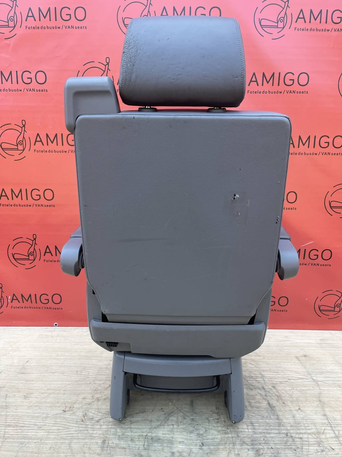 Seat VW T5 Multivan Caravelle Leather grey swivel rear for child T5